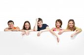 pic of group  - Group of teenagers with a giant - JPG 